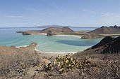 Overview of Bay of Balandra with low tide ; Peninsula of Pichilingue