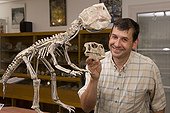 Amateur paleontologist and Psittacosaurus skeleton France  ; Character: Eric Depré<br>Collection: Eric Depré 