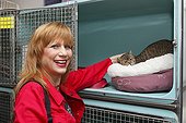 Visit a shelter SPA by singer Stone France ; Doors open from 08 and May 9, 2010