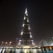 Burj Khalifa and fountain show at night - Dubai 