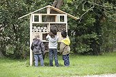 Hotel insect - A School of Biodiversity  ; Project implemented by the Champagne Ardenne region to sensitize children to school on Biodiversity.<br>The AFPAN Green Gold is involved in this project for regional photographers working on this project.