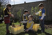Plantation - A School of Biodiversity  ; Project implemented by the Champagne Ardenne region to sensitize children to school on Biodiversity.<br>The AFPAN Green Gold is involved in this project for regional photographers working on this project.