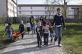 Collecting leaves - A School of Biodiversity  ; Project implemented by the Champagne Ardenne region to sensitize children to school on Biodiversity.<br>The AFPAN Green Gold is involved in this project for regional photographers working on this project.