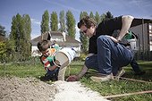Site preparation - At School of Biodiversity  ; Project implemented by the Champagne Ardenne region to sensitize children to school on Biodiversity.<br>The AFPAN Green Gold is involved in this project for regional photographers working on this project.