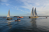 Departure of the Tara boat for two years expedition and scientific researchs on the oceans around the world. Here on the bay of Lorient with some greetings boats around. Owned by the Tara Ocean Foundation and mainly sponsored by the french fashion brand Agnes B, the boat will welcome more than 80 scientists during this trip. Lorient. Morbihan. France
