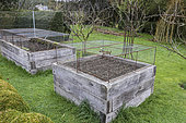 Screening on vegetable patches, winter, Pas de Calais, France