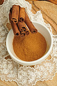 Cinnamon peel and powder