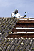 Asbestos removal from a fibro-cement farm shed by a company approved for this type of hazard. At the end of the work, they issue a certificate proving that the asbestos has been disposed of at a waste disposal site complying with the relevant standards, France