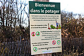 Jardin légume fruit pédagogique de l'Arche de la nature, Sign 'Bienvenue au jardin potager', Le Mans Métropole, Sarthe, France