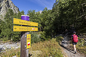 Hike to the Bancs refuge (2083 m), Vallouise, Ecrins National Park, Hautes-Alpes, France