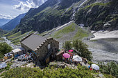 Le refuge des Bancs (2083 m), Vallouise, Ecrins National Park, Hautes-Alpes, France