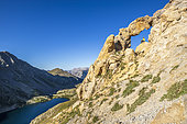 Tortisse arch (2550 m), Vens lakes, upper lake (2325 m), Mercantour National Park, Alpes-Maritimes, France