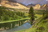 Lac des prés Soubeyrand or lac Miroir (2214m), Ceillac, Queyras Regional Nature Park, Hautes Alpes, France