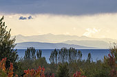 Paysage au bord du lac Issik-kul, Kirghizistan
