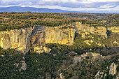 The Vallon de l'Aiguebrun in the Luberon. The Vallon de l'Aiguebrun is one of the Luberon Geosites. This impressive natural site features a canyon lined with majestic cliffs up to 100 metres high, and a landscape of jagged rocks. The Aiguebrun, which flows from the north of the Luberon into the Durance, carved out this spectacular valley through the Luberon limestone massif, creating what is known as the "Combe de Lourmarin". Geoparc du Luberon, France