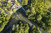 Water sharing, Sorgue, Isle-sur-la-Sorgue, Vaucluse, Provence, France
