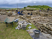 Ness of Brodgar in the UNESCO World Heritage Heart of Neolithic Orkney. Important archaelogical dig , covered permanently with earth in 2024. These pictures from 2024 are showing the last phase of the dig. Europe, Great Britain, Scotland Northern Isles, Orkney