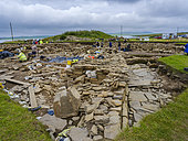 Ness of Brodgar in the UNESCO World Heritage Heart of Neolithic Orkney. Important archaelogical dig , covered permanently with earth in 2024. These pictures from 2024 are showing the last phase of the dig. Europe, Great Britain, Scotland Northern Isles, Orkney
