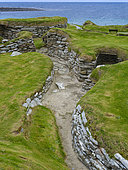 Skara Brae or Skerrabra, a neollithic settlement on Orkney Mainland, part of UNESCO World Heritage Heart of Neolithic Orkney and one of the great attractions of Orkney. Europe, Great Britain, Scotland Northern Isles, Orkney