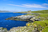 Broch of Mousa on the island of Mousa, Shetland Islands. It is one of the best preserved buildings dating back to the iron age in europe. Europe, Northern Europe, Great Britain, Scotland