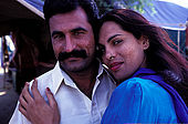 Pakistan - Hijra, les demi-femmes du Pakistan -  Suriya et son 'fiancé'  