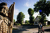 Trakai, Lithuania: a wooden statue of Grand Duke Vytautas in Vytauto street;