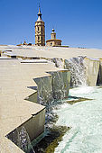 Fountain, Torreon de La Zuda and church of San Juan de los Panetes, Plaza del Pilar, Zaragoza, Saragossa, Aragon, Spain