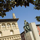 Statue of Francisco de Goya Plaza del Pilar, Zaragoza, Saragossa, Aragon, Spain, by Frederic Mares